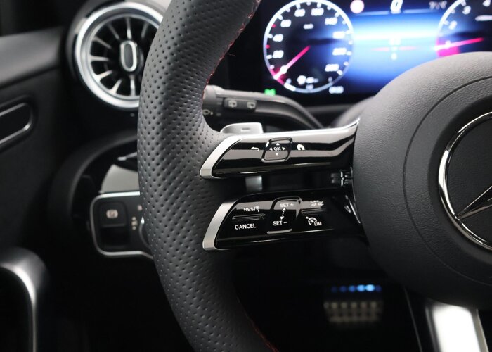 Mercedes-Benz A-Klasse 180 Star Edition AMG Line