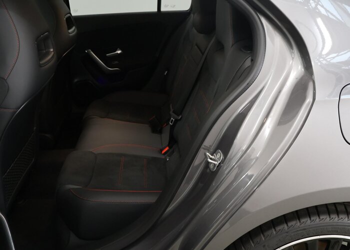 Mercedes-Benz A-Klasse 180 Star Edition AMG Line LIMITED