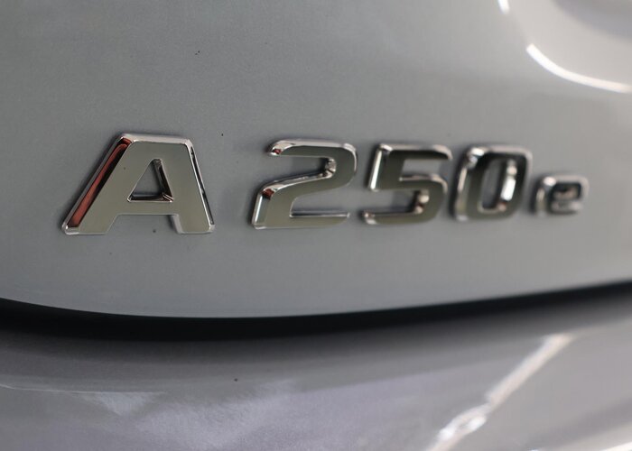 Mercedes-Benz A-Klasse 250 e Star Edition Luxury Line 250 e Star Edition Luxury Line