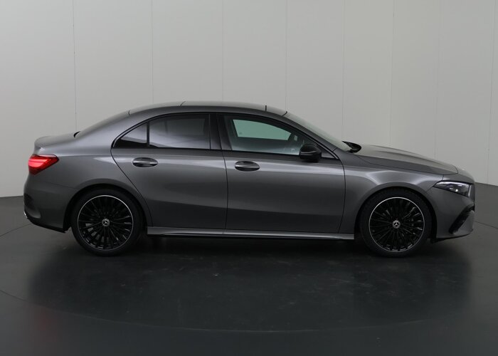 Mercedes-Benz A-Klasse 180 Star Edition AMG Line