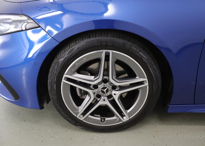 Mercedes-Benz A-Klasse 180 AMG Line