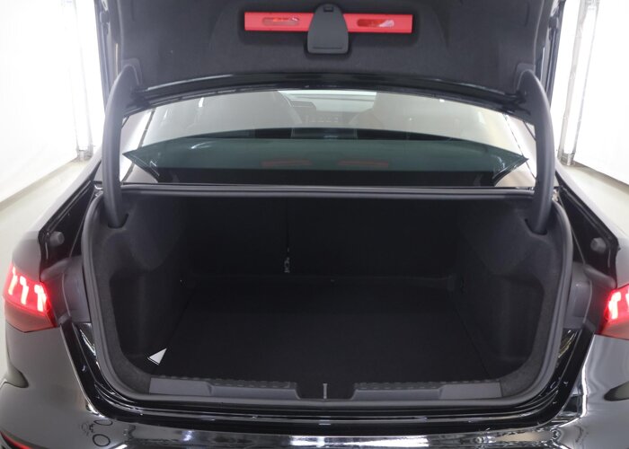 Audi A3 Limousine 30 TFSI S edition