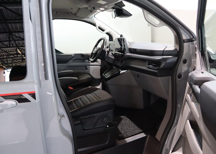 Ford Transit Custom 320 2.5 PHEV L2H1 Grey Platinum DC