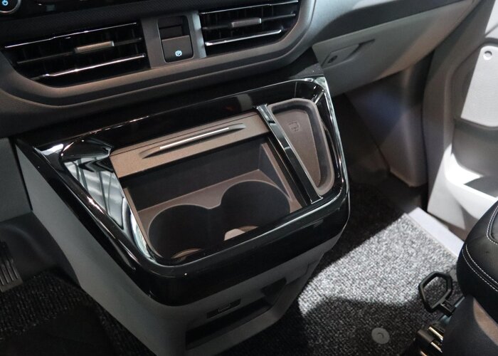 Ford Transit Custom 320 2.5 PHEV L2H1 Grey Platinum DC