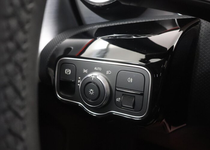 Mercedes-Benz A-Klasse 200 Business Solution AMG