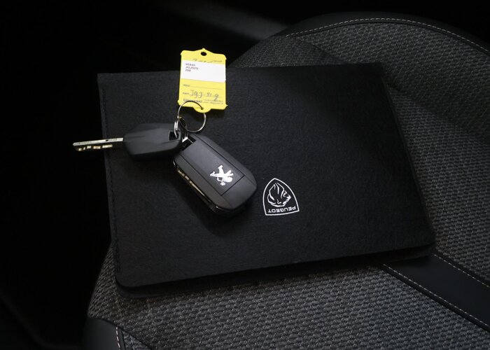 Peugeot 208 1.2 Hybrid 110 e-DCS6 Allure