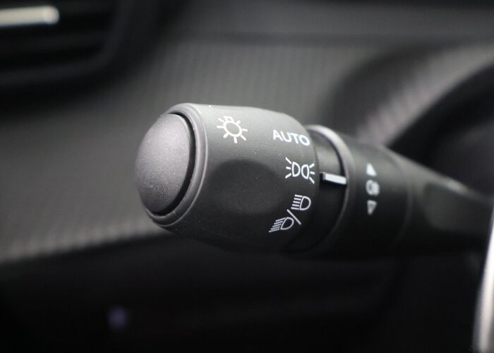 Peugeot 208 1.2 Hybrid 110 e-DCS6 Allure
