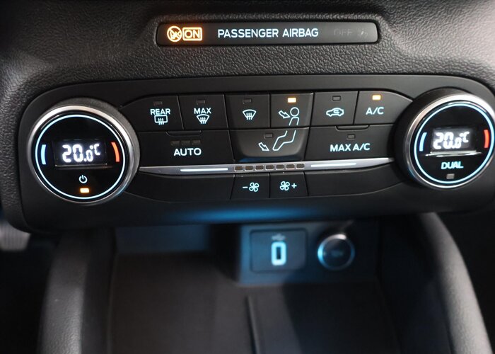 Ford FOCUS Wagon 1.0 EcoBoost Titanium Business