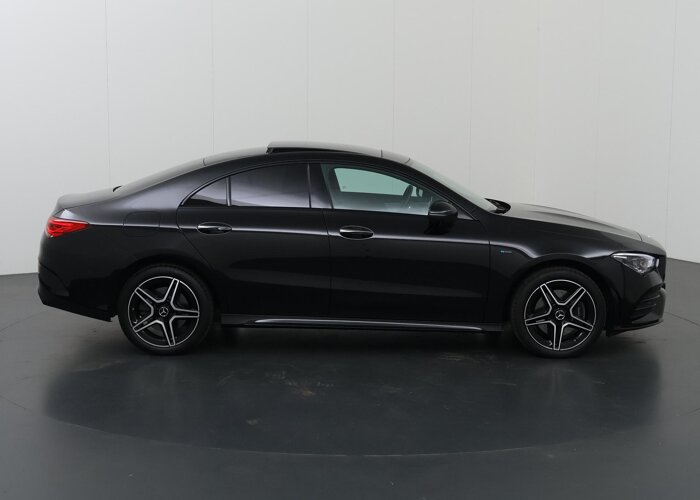 Mercedes-Benz CLA-Klasse 250 e Premium Plus