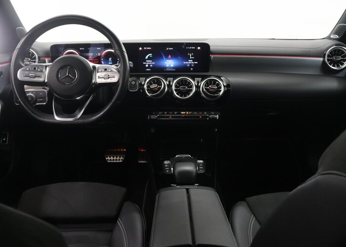 Mercedes-Benz CLA-Klasse 250 e Premium Plus