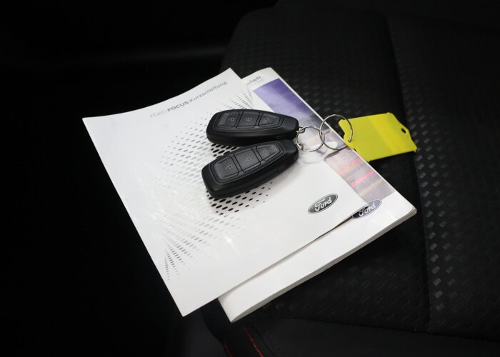 Ford Focus 1.0 EcoBoost Hybrid ST Line X