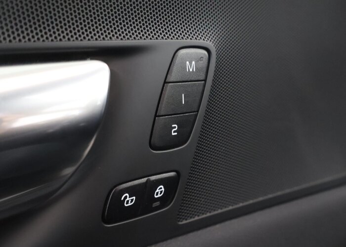 Volvo XC60 2.0 T6 Plug-in hybrid AWD R-Design