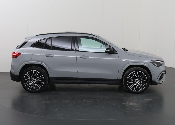 Mercedes-Benz GLA 250 e AMG Line