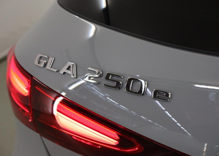 Mercedes-Benz GLA 250 e AMG Line