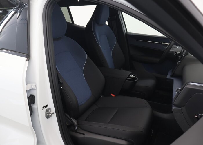 Volvo EX30 Single Motor Extended Range Plus 69 kWh