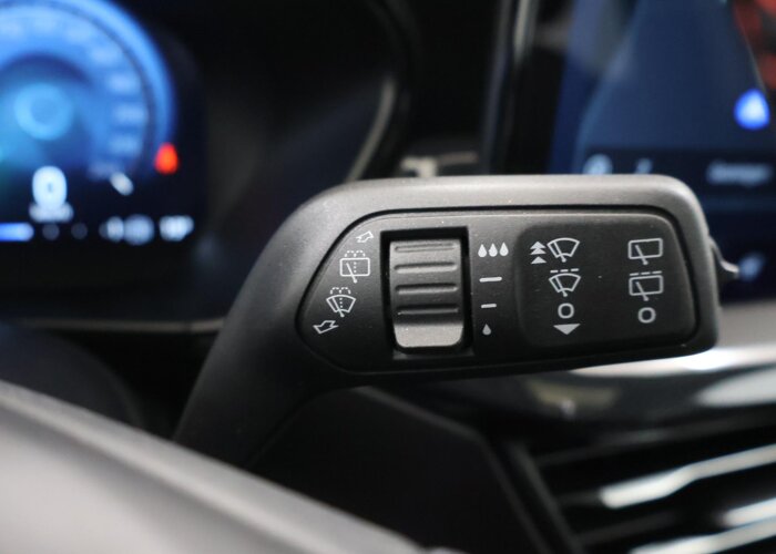 Ford Focus 1.0 EcoBoost Hybrid ST Line X