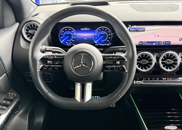 Mercedes-Benz EQA 300 4MATIC AMG Line 67 kWh