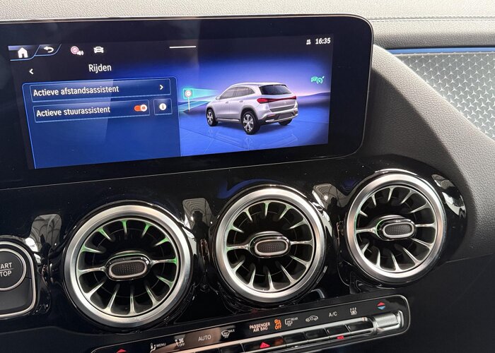 Mercedes-Benz EQA 300 4MATIC AMG Line 67 kWh