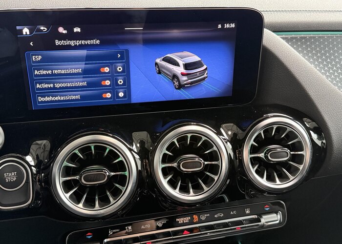 Mercedes-Benz EQA 300 4MATIC AMG Line 67 kWh