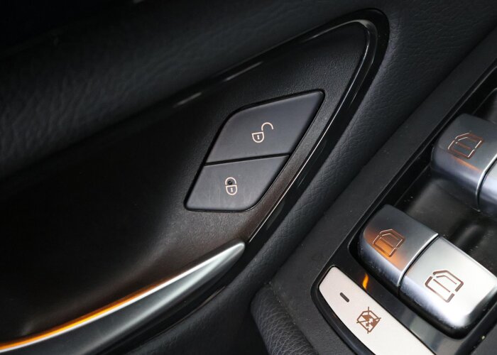 Mercedes-Benz GLC 200 Business Solution Limited