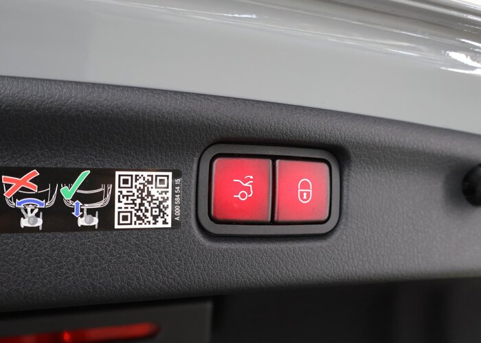 Mercedes-Benz C-Klasse 300 e Business Solution AMG