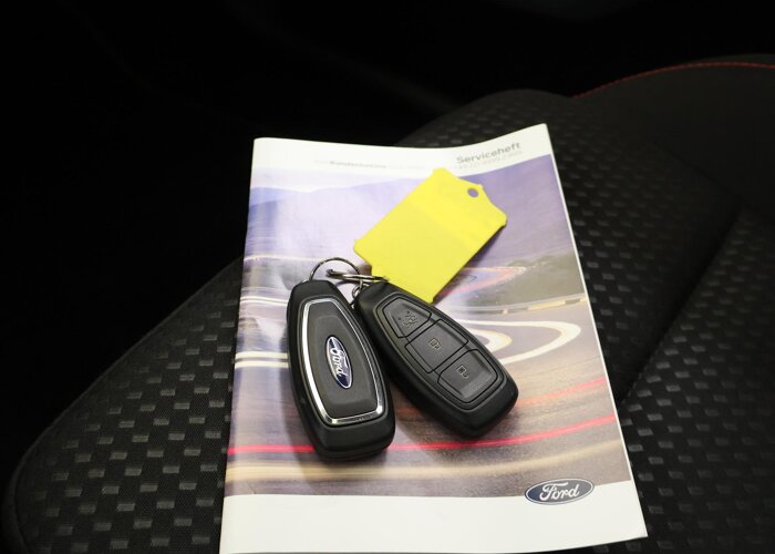 Ford Focus 1.0 EcoBoost Hybrid ST Line X