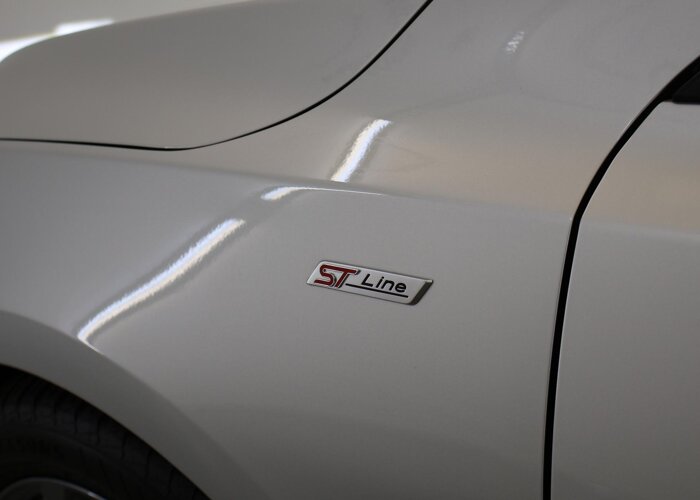 Ford Focus 1.0 EcoBoost Hybrid ST Line X