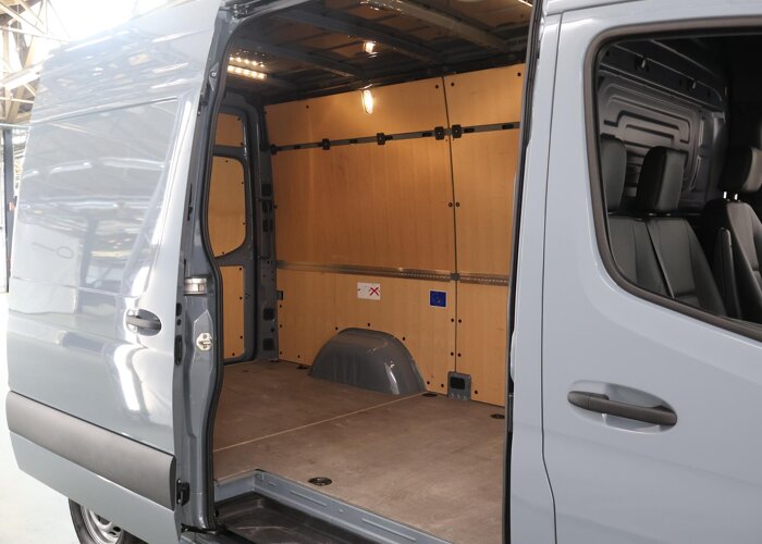 Mercedes-Benz Sprinter 317 CDI L2 H2 Pro