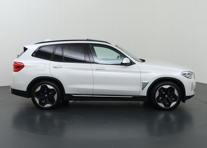 BMW iX3 Executive 80 kWh
