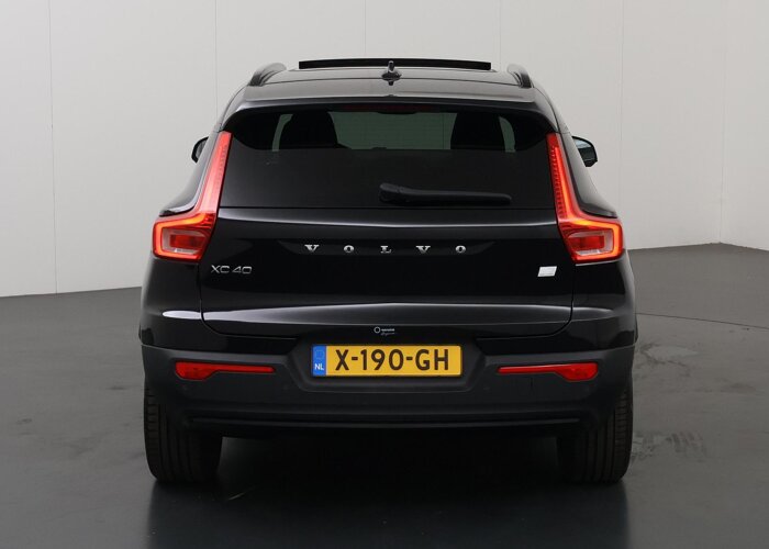 Volvo XC40 Recharge P8 AWD R-Design