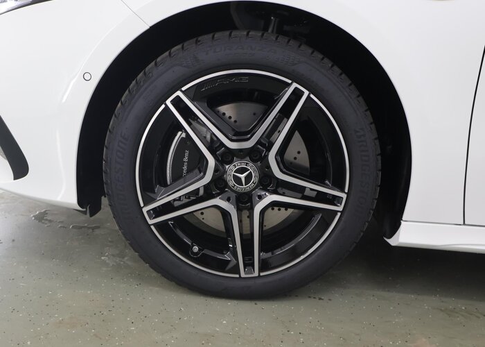 Mercedes-Benz A-Klasse 250 e Business Solution AMG