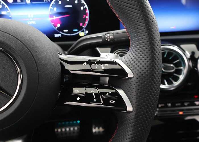 Mercedes-Benz A-Klasse 180 Business Solution AMG