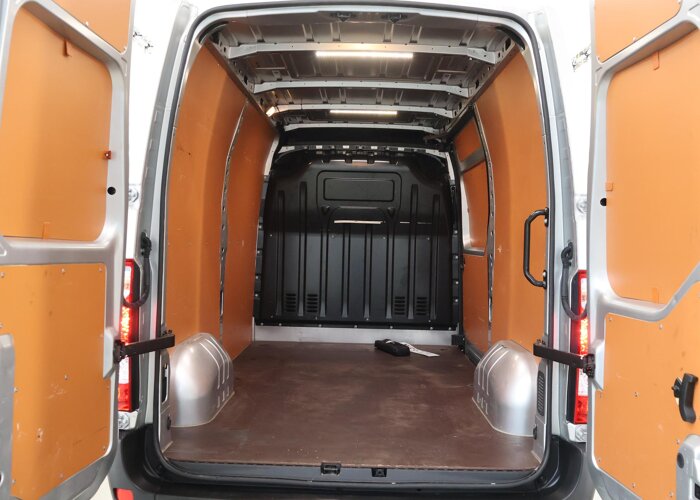 Renault Master T35 | 2.3 dCi | 135 | L2 H2 | WORK EDITION |