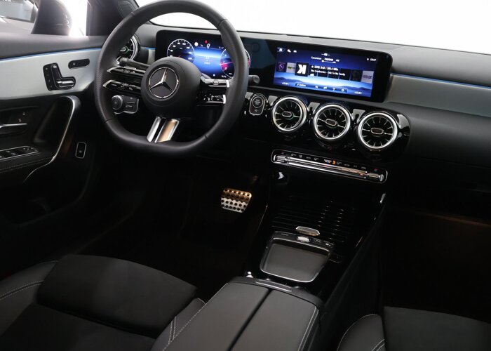 Mercedes-Benz A-Klasse 180 Business Solution AMG