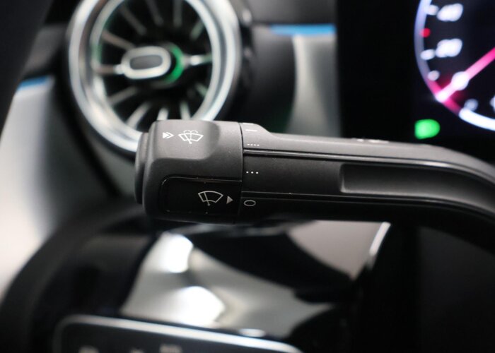 Mercedes-Benz A-Klasse 180 Business Solution AMG