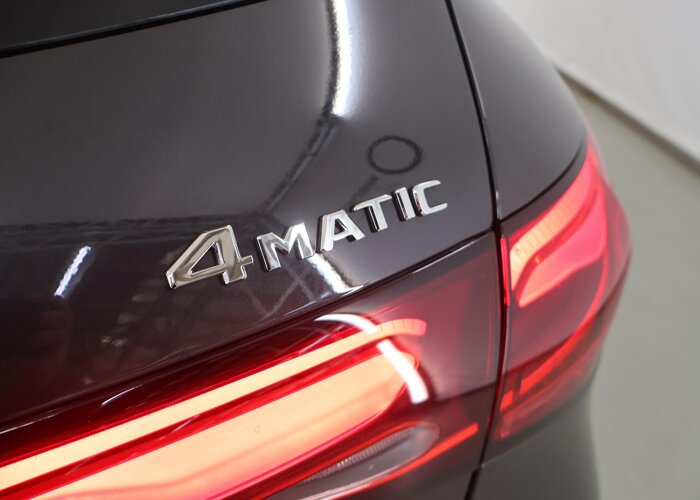 Mercedes-Benz GLC 300e 4MATIC Sport Edition