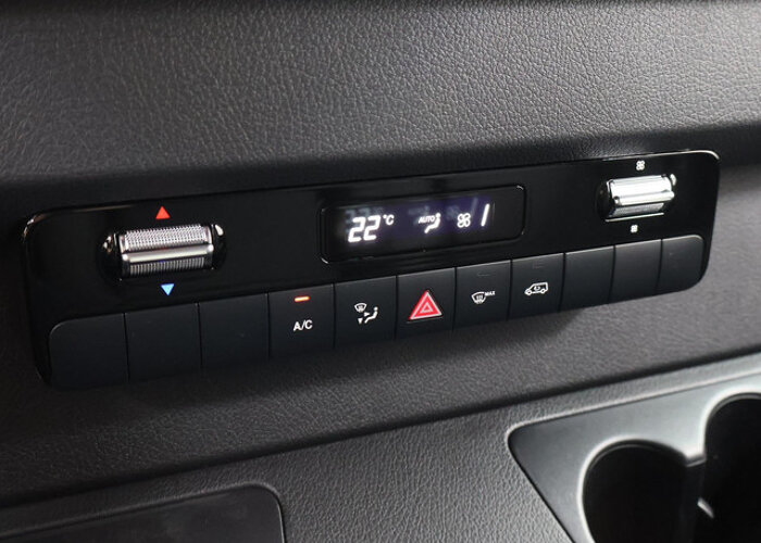 Mercedes-Benz Sprinter 319 L2H2 RWD SELECT
