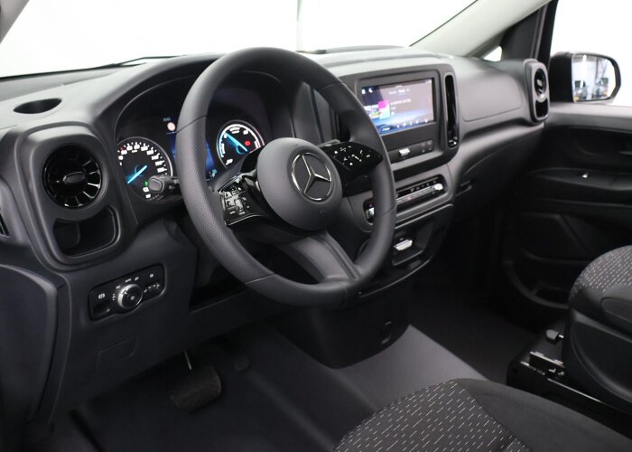 Mercedes-Benz EVITO TOURER 129 L2 PRO 90kWh