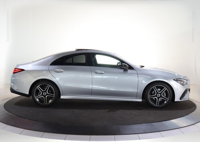 Mercedes-Benz CLA-Klasse 180 AMG Line