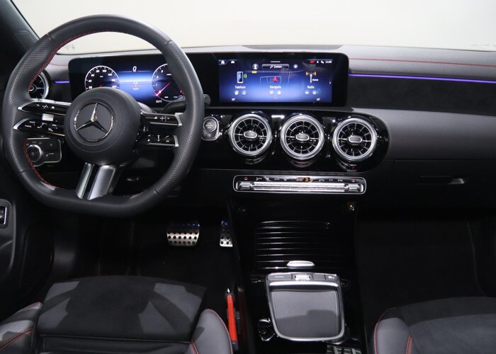 Mercedes-Benz CLA-Klasse 180 AMG Line