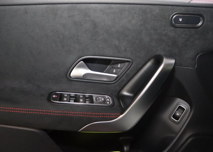 Mercedes-Benz CLA-Klasse 180 AMG Line