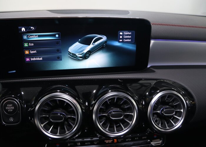 Mercedes-Benz CLA-Klasse 180 Star Edition AMG Line