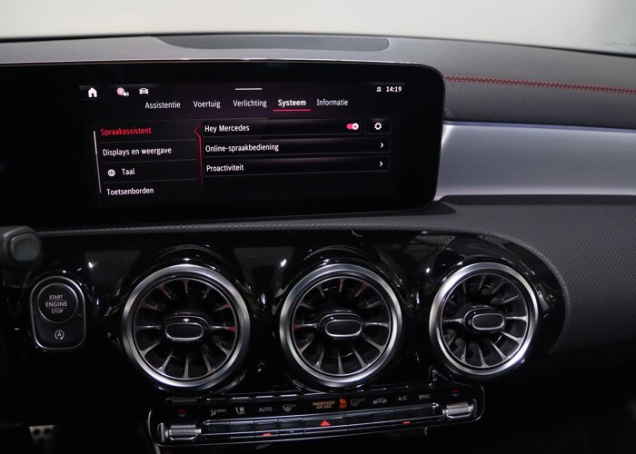 Mercedes-Benz CLA-Klasse 180 Star Edition AMG Line