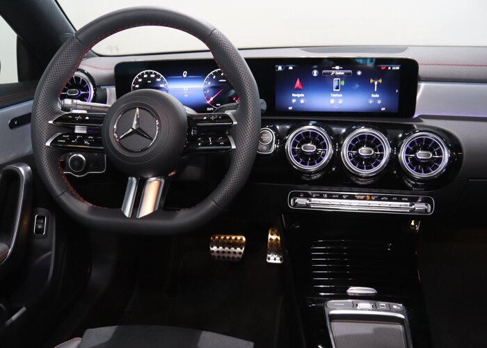 Mercedes-Benz CLA-Klasse 180 Star Edition AMG Line