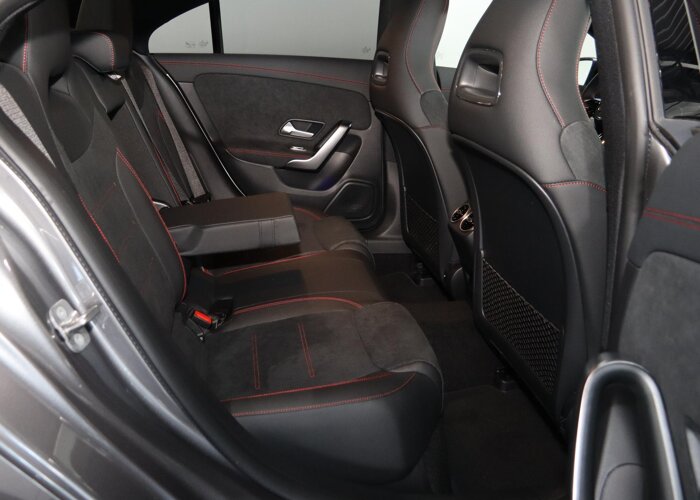 Mercedes-Benz CLA-Klasse 180 Star Edition AMG Line