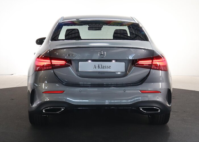 Mercedes-Benz A-Klasse 180 Star Edition AMG Line