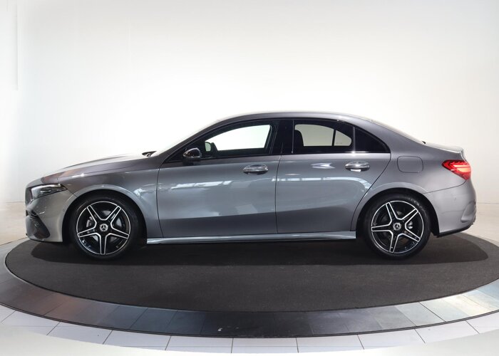 Mercedes-Benz A-Klasse 180 Star Edition AMG Line