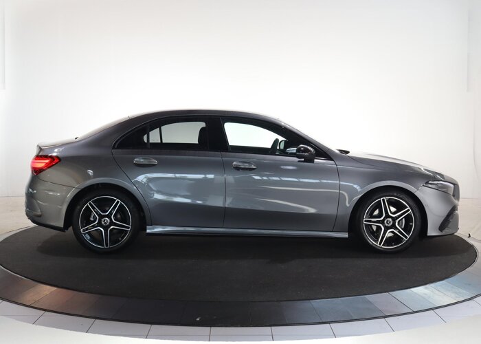 Mercedes-Benz A-Klasse 180 Star Edition AMG Line