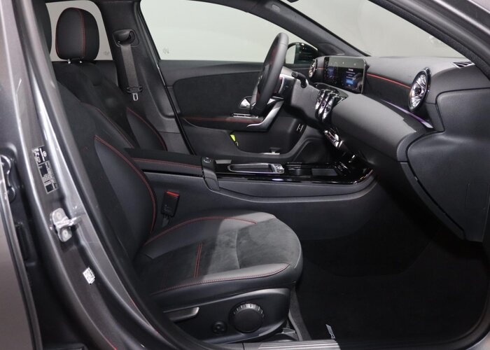 Mercedes-Benz A-Klasse 180 Star Edition AMG Line
