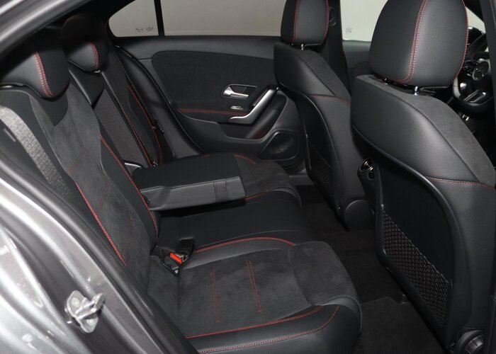Mercedes-Benz A-Klasse 180 Star Edition AMG Line